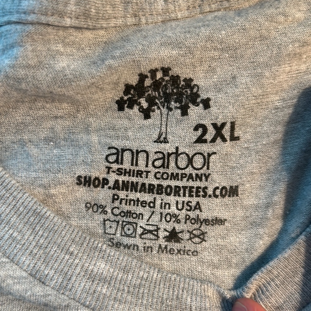 Gray shirt sleeve t shirt - Picture 2 of 2